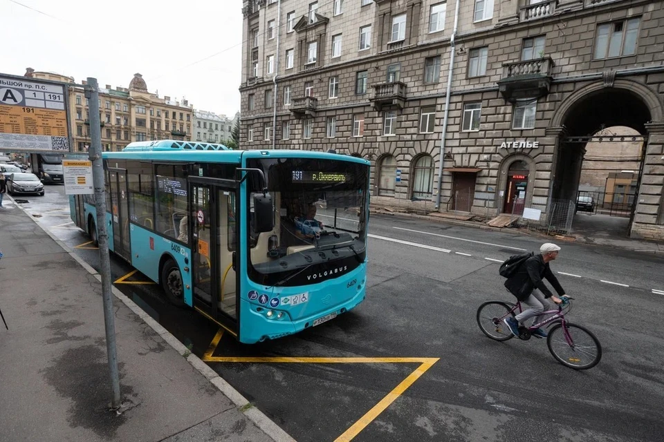 Петербуржцам рассказали, как будет работать общественный транспорт в предстоящие выходные дни.