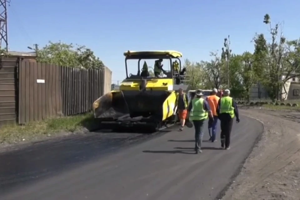 В Торезе восстанавливают дорогу, которая не ремонтировалась около 40 лет. Фото: Минтранс ДНР