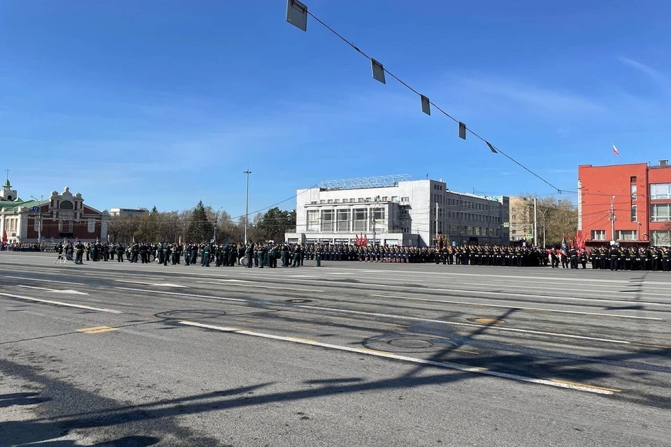 Парад Победы прошел в центре Новосибирска.