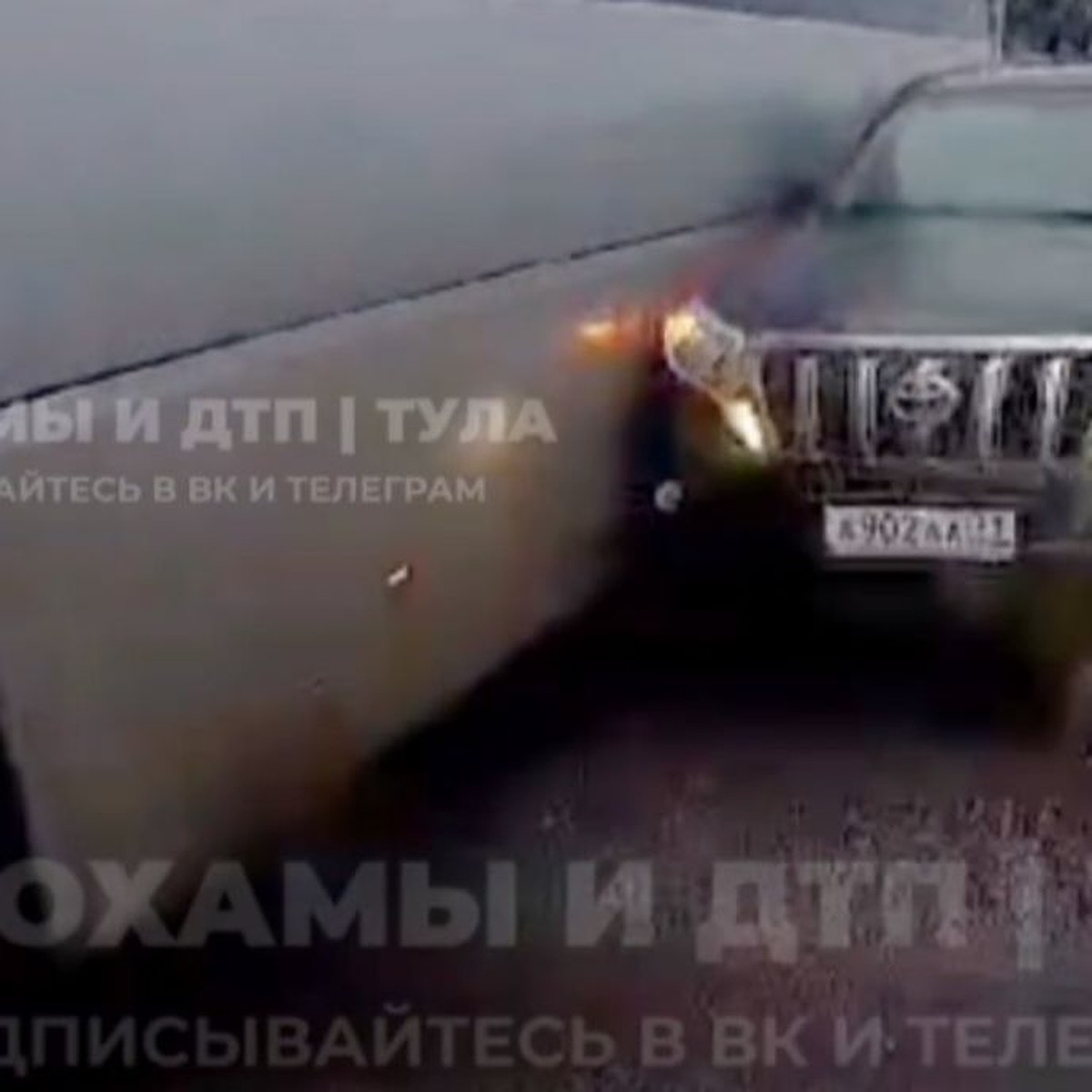 В Туле столкнулись пассажирский автобус и джип - KP.RU