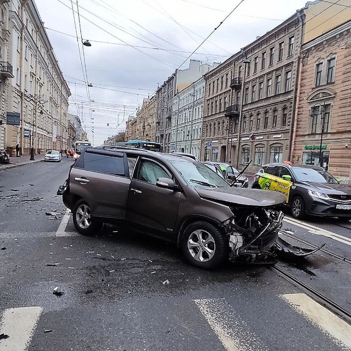 Нетрезвый водитель устроил смертельное ДТП на Литейном проспекте в  Петербурге - KP.RU