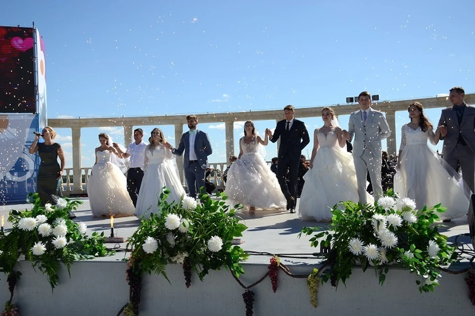 Три пары из Хабаровска обменяются клятвами на Всероссийском свадебном фестивале