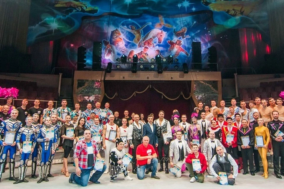 На манеже Луганского государственного цирка состоялось шоу «И100рия». Фото - пресс-служба Луганского государственного цирка