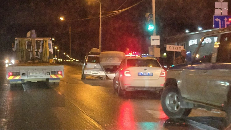 «Уснул за рулем»: автомобиль Toyota Corolla перевернулся на улице Железнодорожной в Южно-Сахалинске