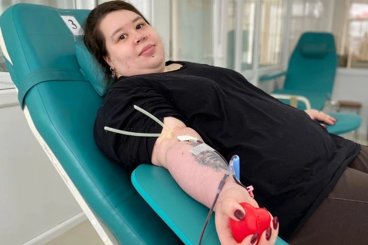 «Я - одна из немногих, кто может помочь»: донор из Кирова рассказала об очередной сдаче крови