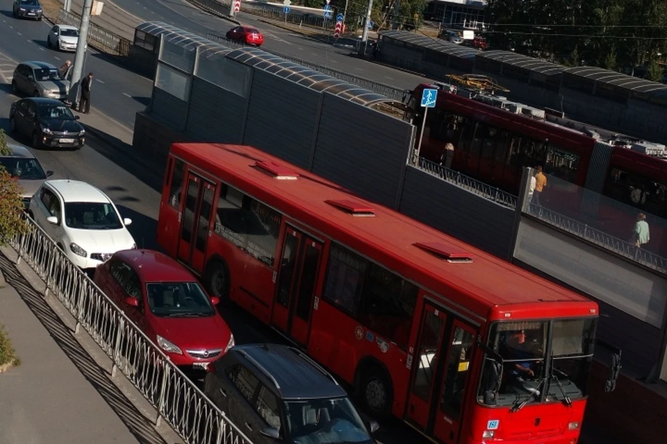 В настоящее время есть три маршрута, которые полностью или частично дублируют автобус №37а.