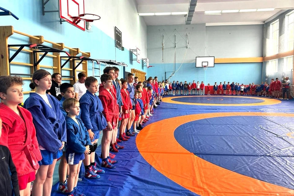 Чемпионы провели мастер-класс для казачат. Фото: пресс-службы администрации Краснодарского края.
