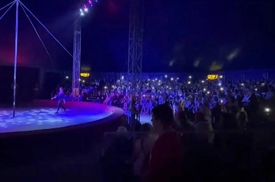Премьера прошла с аншлагом - выступление цирка посмотрели более 900 посетителей. Фото: Администрация города Шахтерска