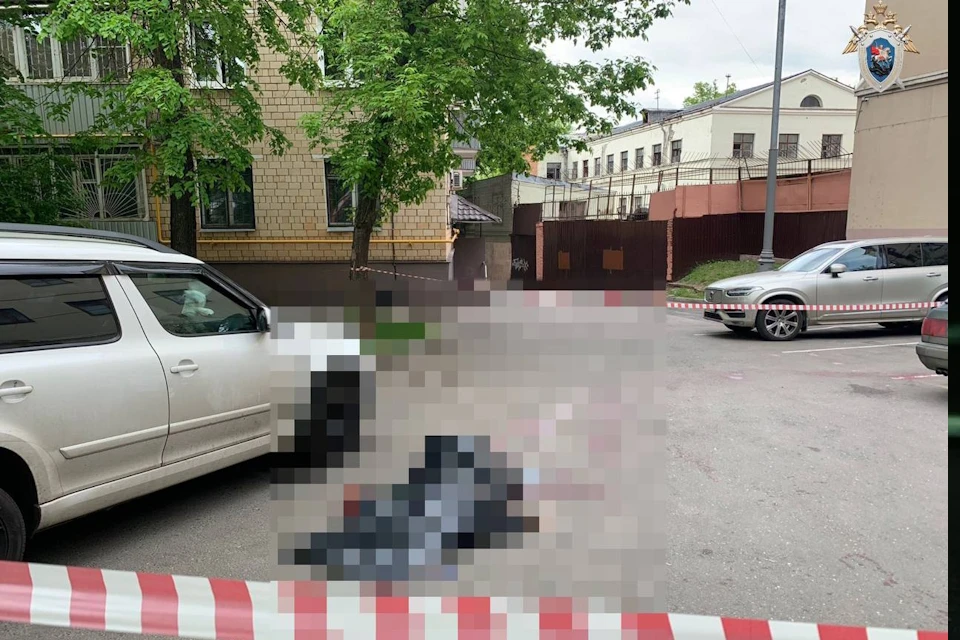 Тело мужчины с ножевым ранением нашли в центре Москвы