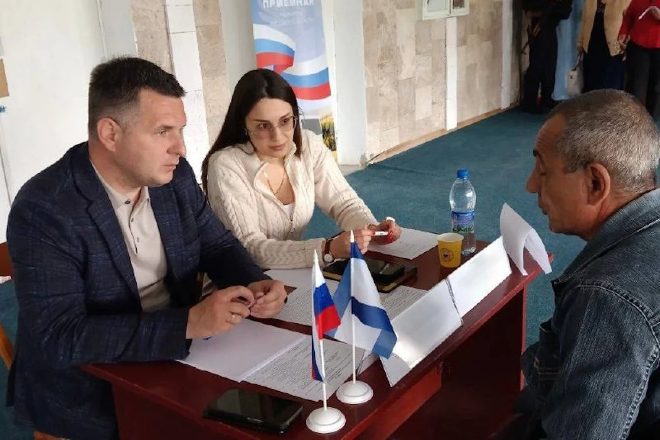 В мобильную приемную губернатора обратились 40 жителей Верхнего Рогачика Фото: ТГ-канал Владимира Сальдо