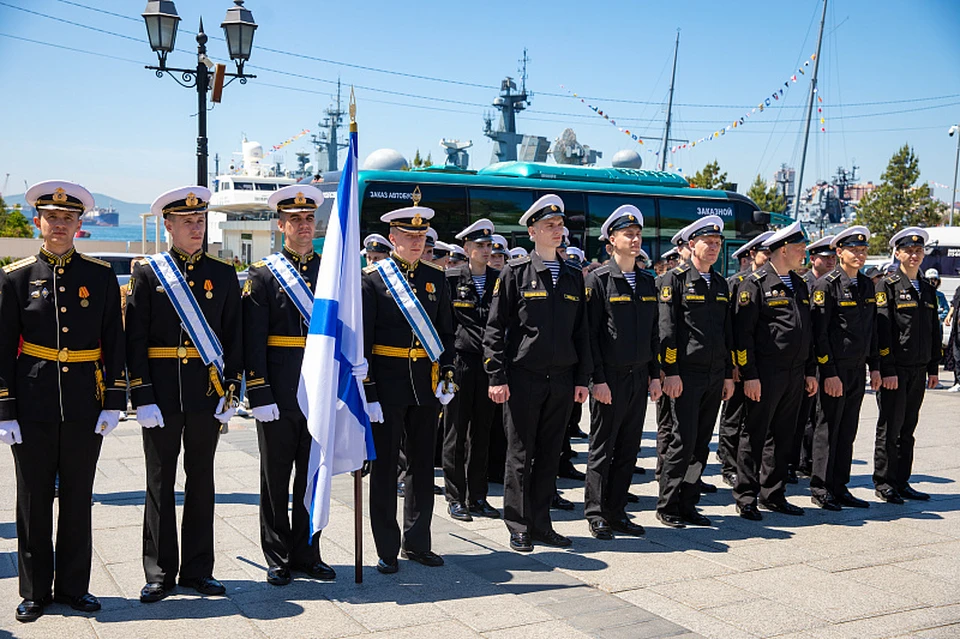 У мемориала «Боевая слава ТОФ» уже начались мероприятия в честь торжества. Фото: администрация Владивостока.