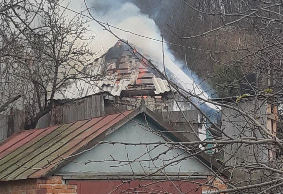 ВСУ с помощью дрона-камикадзе атаковали частный жилой дом в селе Зозули Борисовского района сегодня.
