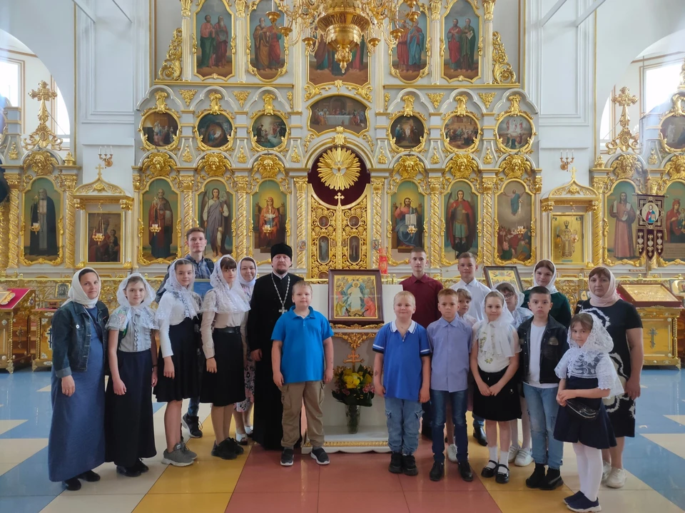 Для учащихся Троицко-Сунгурской казачьей средней школы провели экскурсию по главному собору Ульяновска. ФОТО: Симбирская епархия