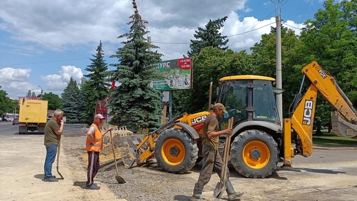 Кузбасс восстанавливает сети водоснабжения в прифронтовой Горловке в ДНР -  KP.RU