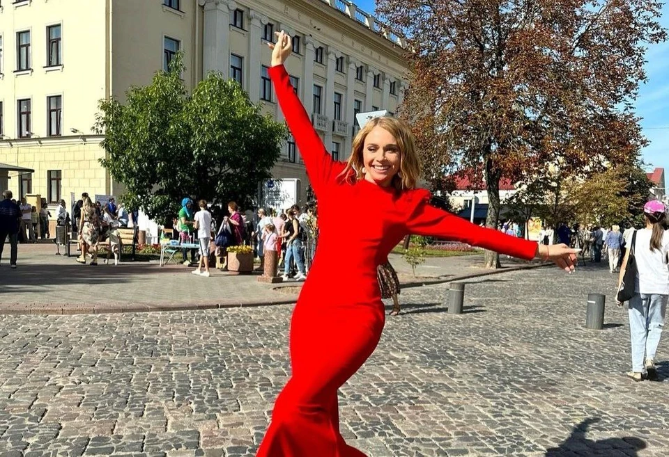 Алена Ланская пообщалась с белорусской молодежью и ответила на самые неожиданные вопросы. Фото: личная страница Алены Ланской в соцсети.