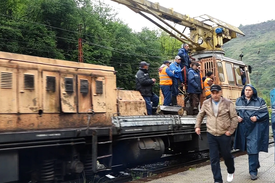 Страшный вред был нанесен железной дороге