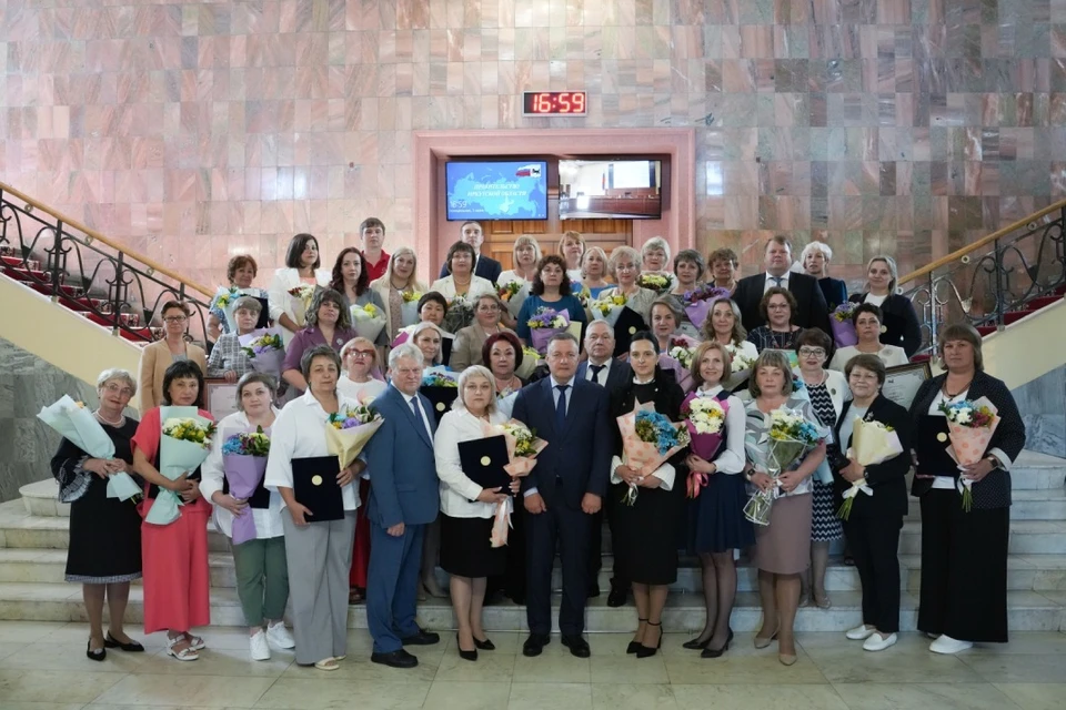В органах социальной защиты Иркутской области трудится около 14 тысяч специалистов.