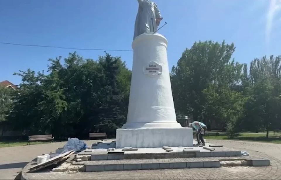 В Мелитополе заканчивается ремонт памятника Богдану Хмельницкому. ФОТО: администрация Мелитополя