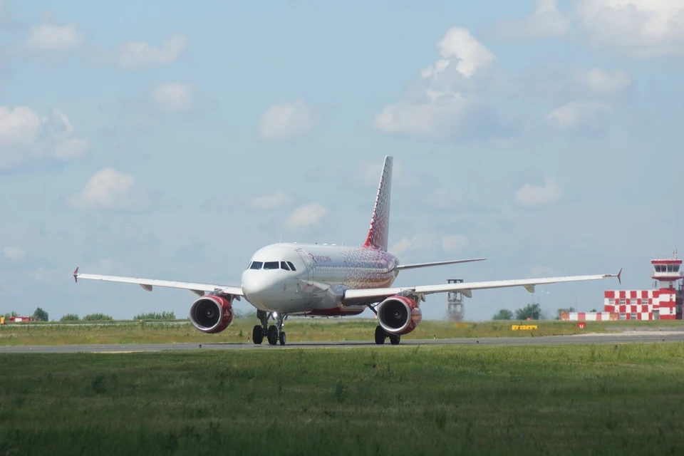 Аэропорт Казани перестал принимать и отправлять самолеты рано утром 10 июня