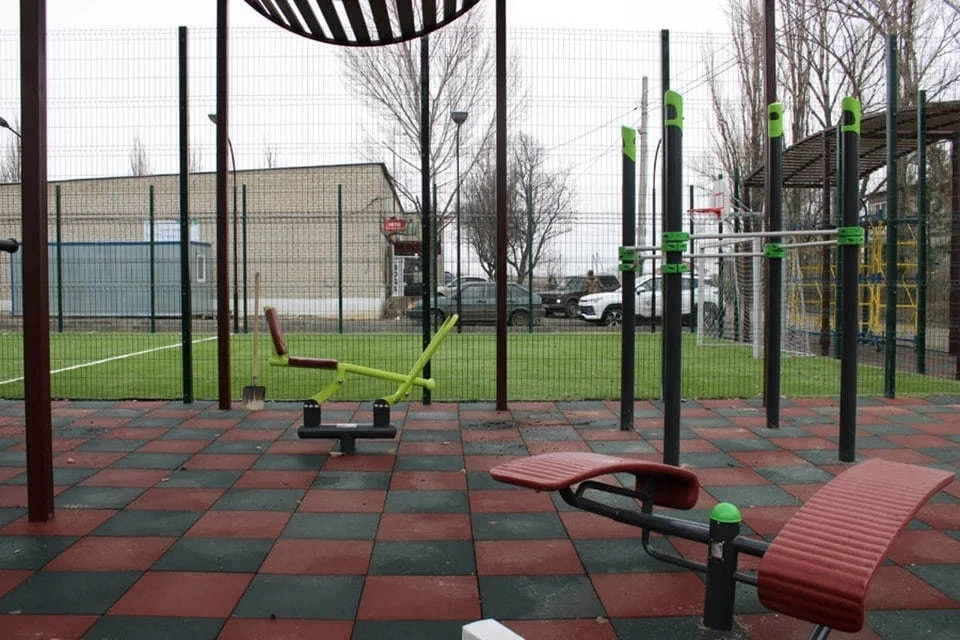 Администрация Главы ДНР проверила состояние детских и спортивных площадок в регионе. Фото: Администрация Старобешево