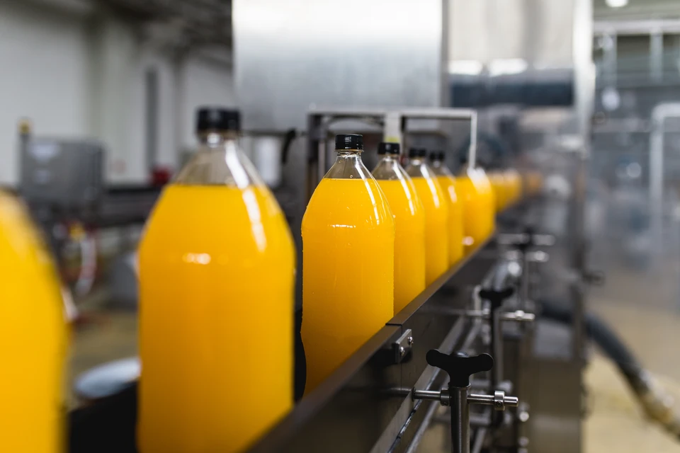 Из-за сокращения урожая, цены на апельсиновый сок в США выросли на 20%.