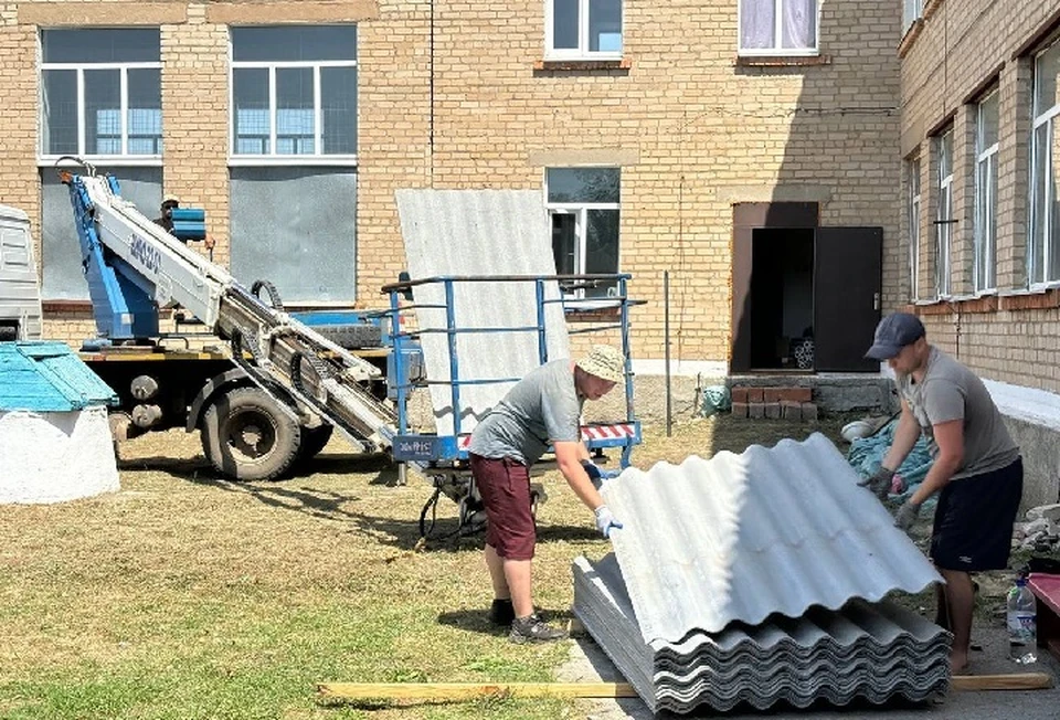Специалисты из Северной Осетии ведут ремонт школ в Черниговском районе Запорожской области. ФОТО: тг-канал Сергея Меняйло