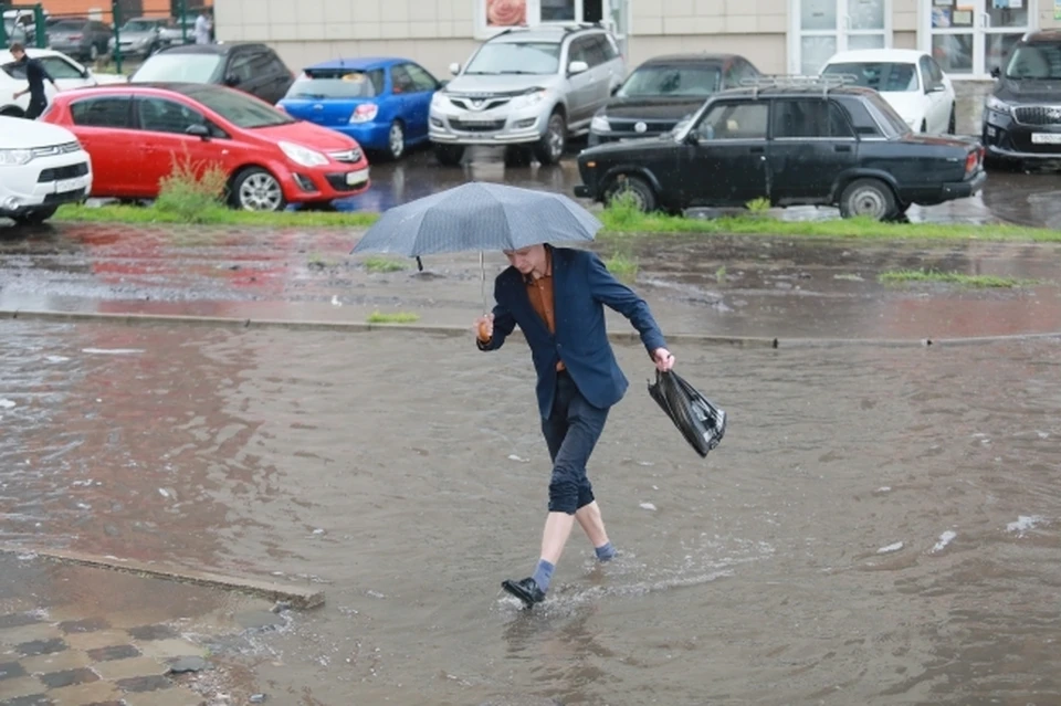 Ливень утопил в воде южные районы, но пока не добрался до севера. Архивное фото