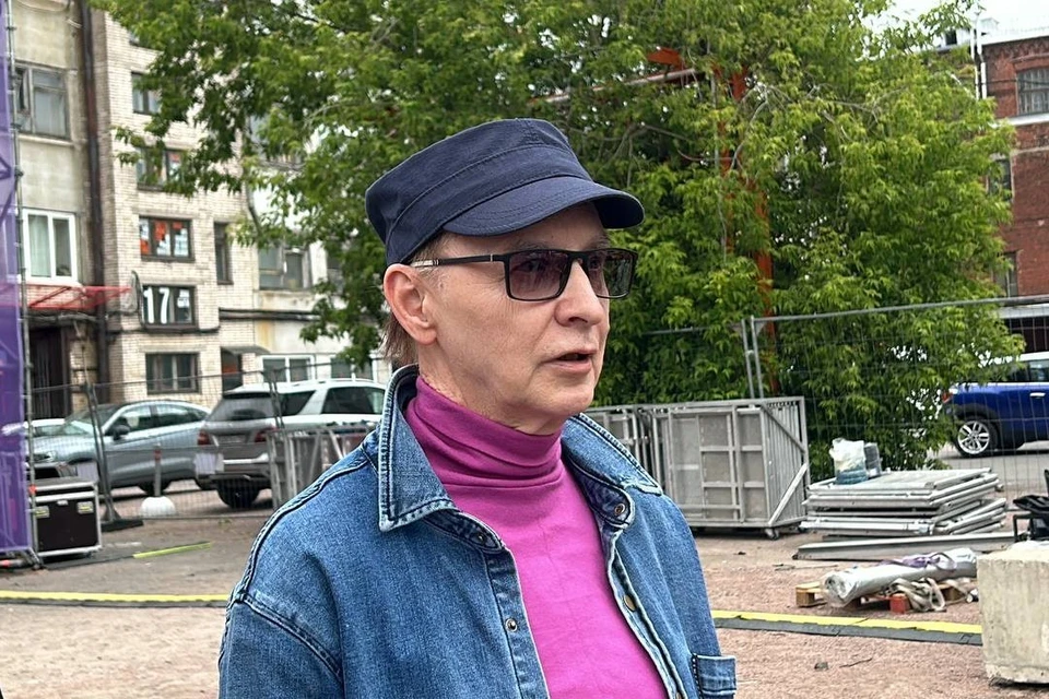 Эдмунд Шклярский возобновляет концертную деятельность.