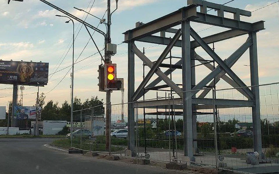 Возведение надземного перехода у «Глобуса» началось в Рязани.
