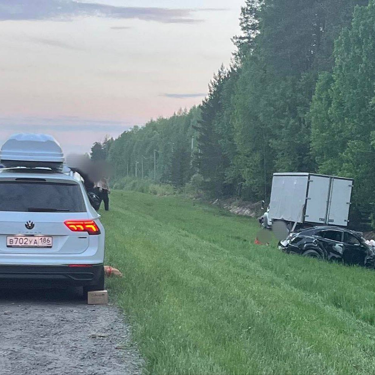 Семья с двумя детьми из Югры попали в ДТП на тюменской трассе - KP.RU