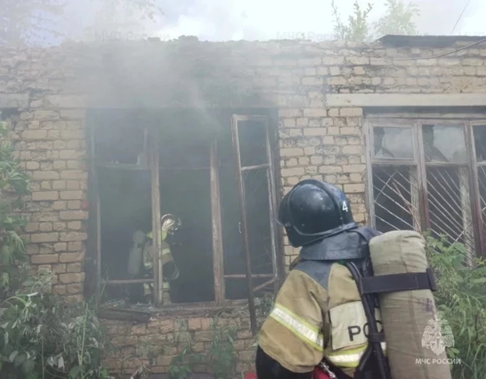 Пожар в заброшенном здании произошел в Людиново