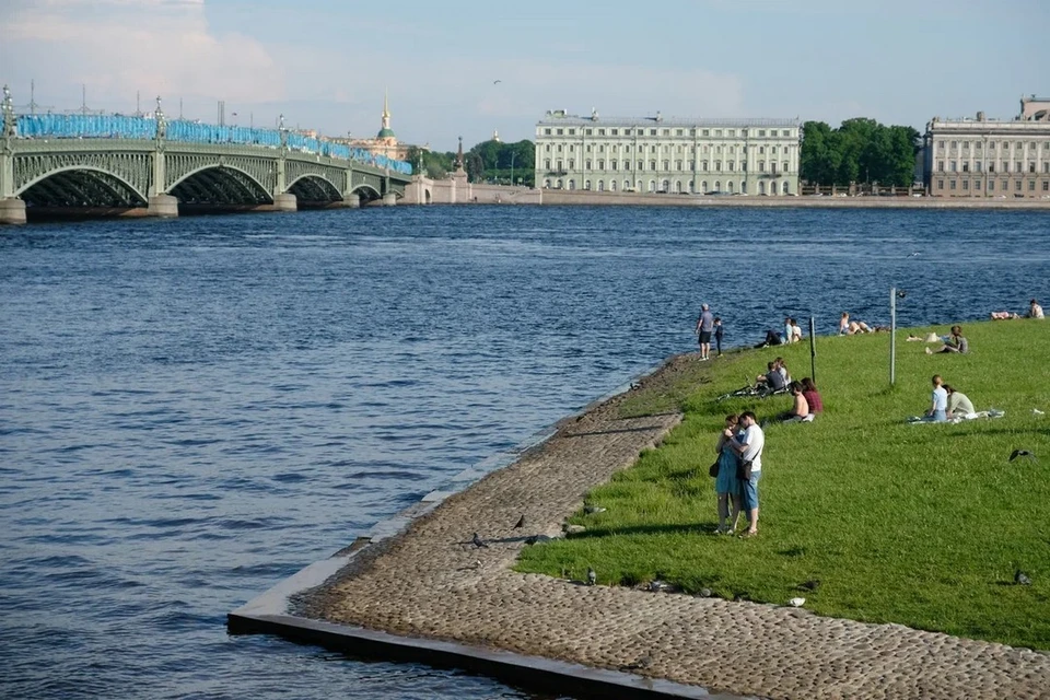 Тепло до +24 градусов ожидается в Петербурге в выходные.