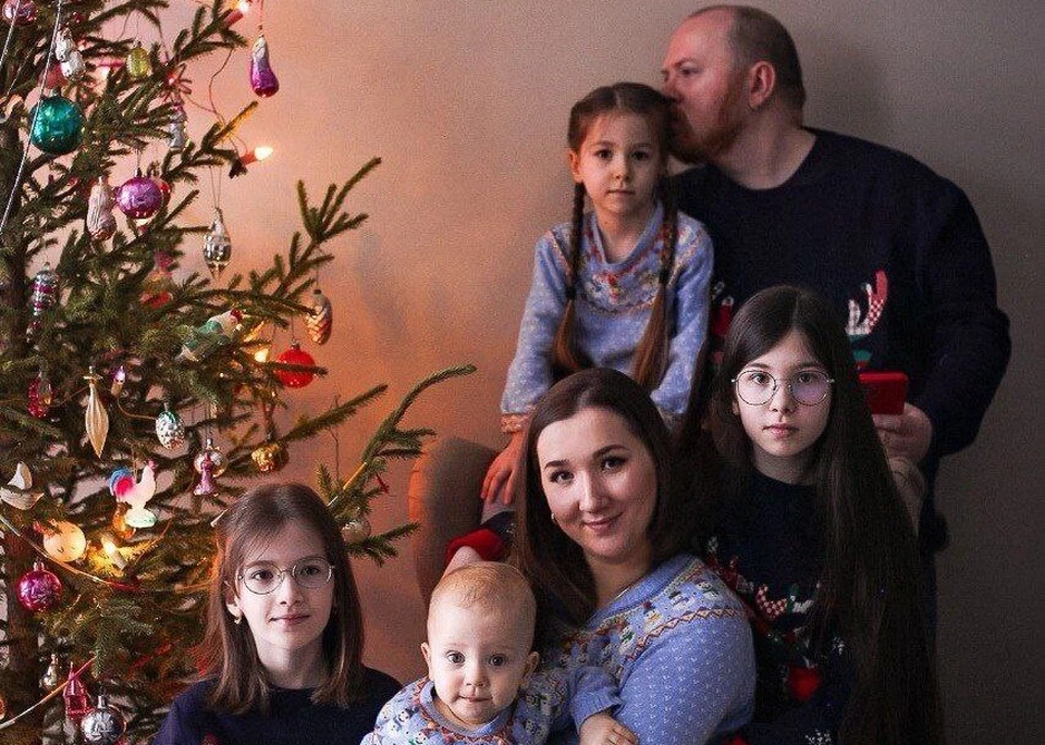 Семья из Карсунского района Ульяновской области стала лучшей в своей номинаци регионального конкурса «Семья года». ФОТО: тг-канал Дмитрия Батракова