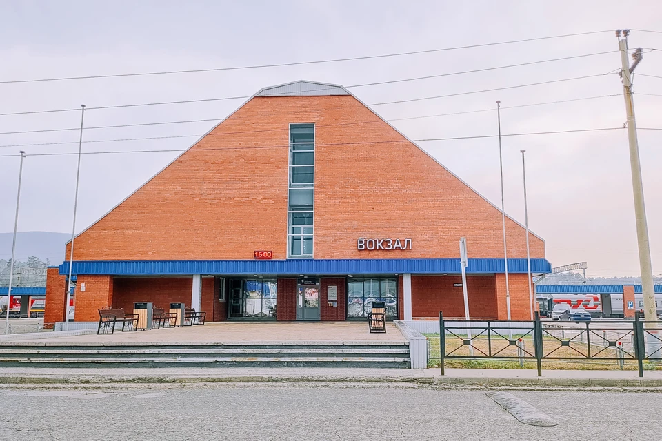 Железнодорожный вокзал Таксимо. Его строила бригада из Латвии