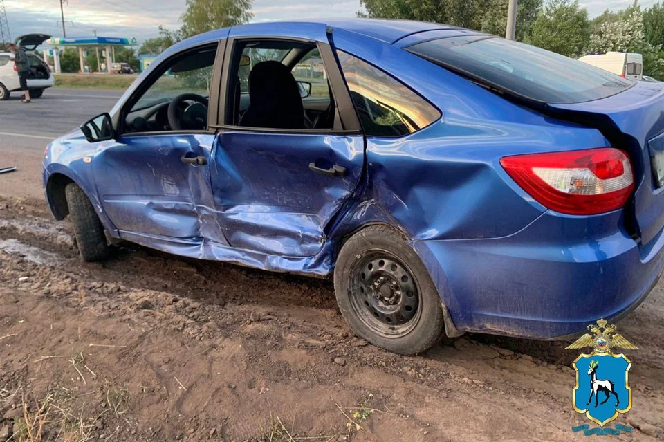 Два несовершеннолетних пассажира одной из легковушек были госпитализированы