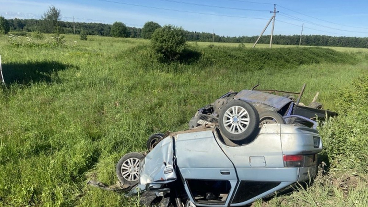 В Александровском районе два человека попали в больницу в результате ДТП -  KP.RU