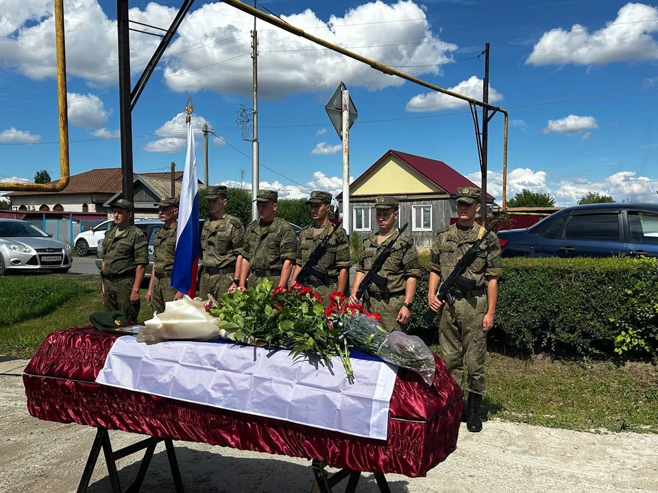 В Саратовской области в последний путь проводили Любомира Вирта (фото: администрация Красноармейского района)