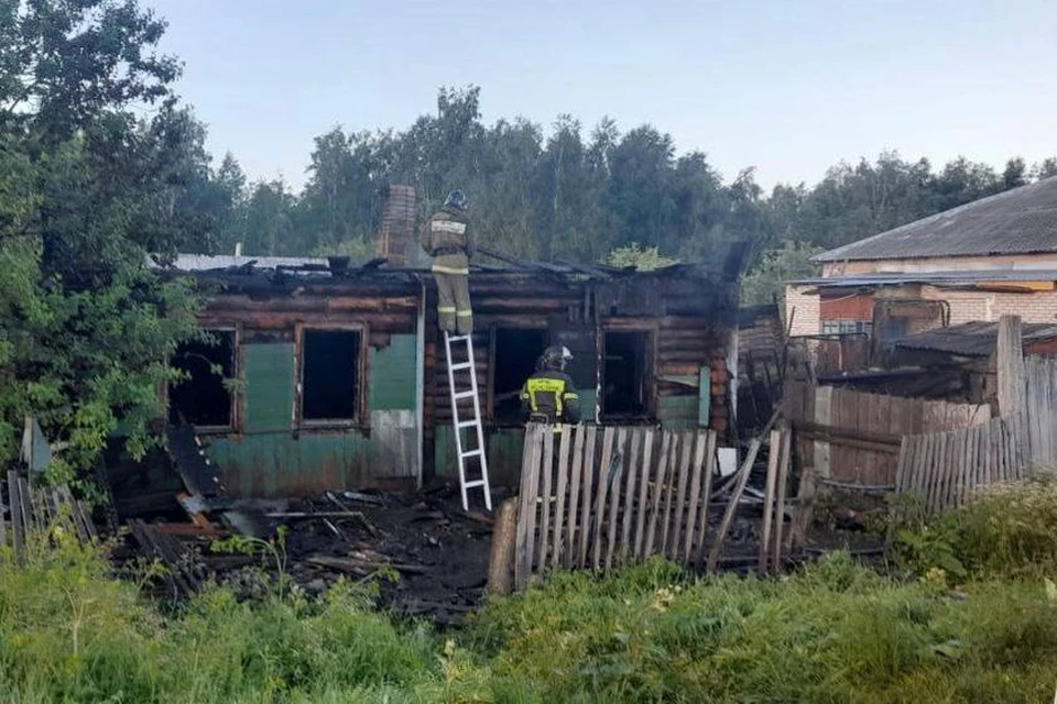 Дом загорелся около трех часов утра. Фото: прокуратура Новосибирской области.