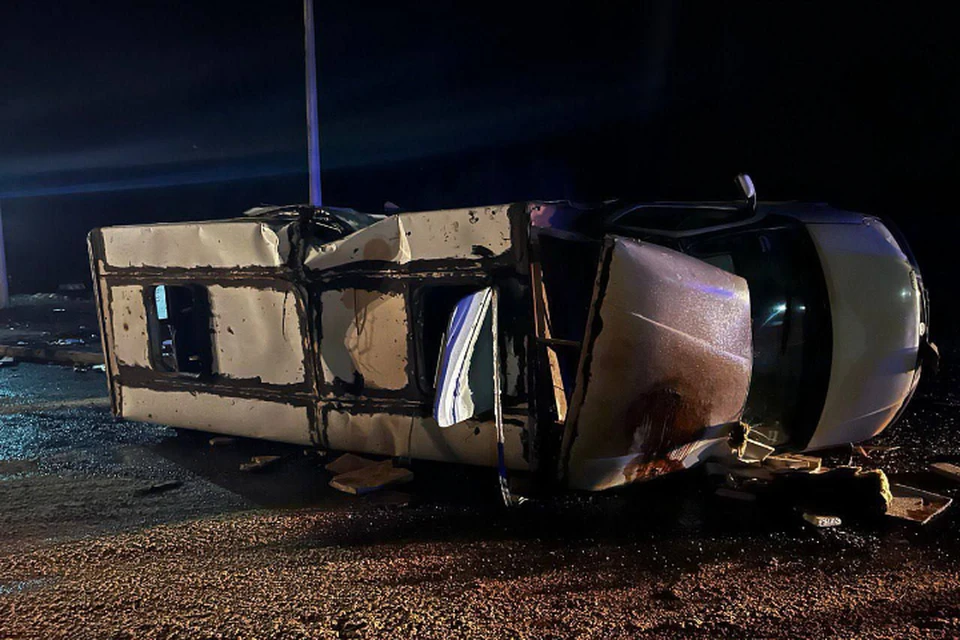 В результате столкновения пять пассажиров автобуса получили травмы различной степени тяжести, одна женщина позже скончалась в больнице. ФОТО: прокуратура ЛНР