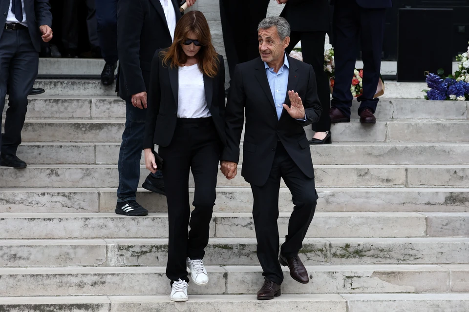 AFP: Карле Бруни могут предъявить обвинения по ливийскому делу ее мужа Саркози