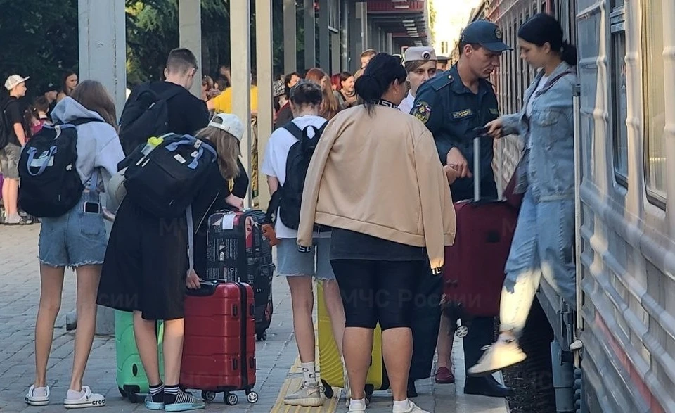 Девочкам и мальчикам оказали полную поддержку. Фото: 82.mchs.gov.ru