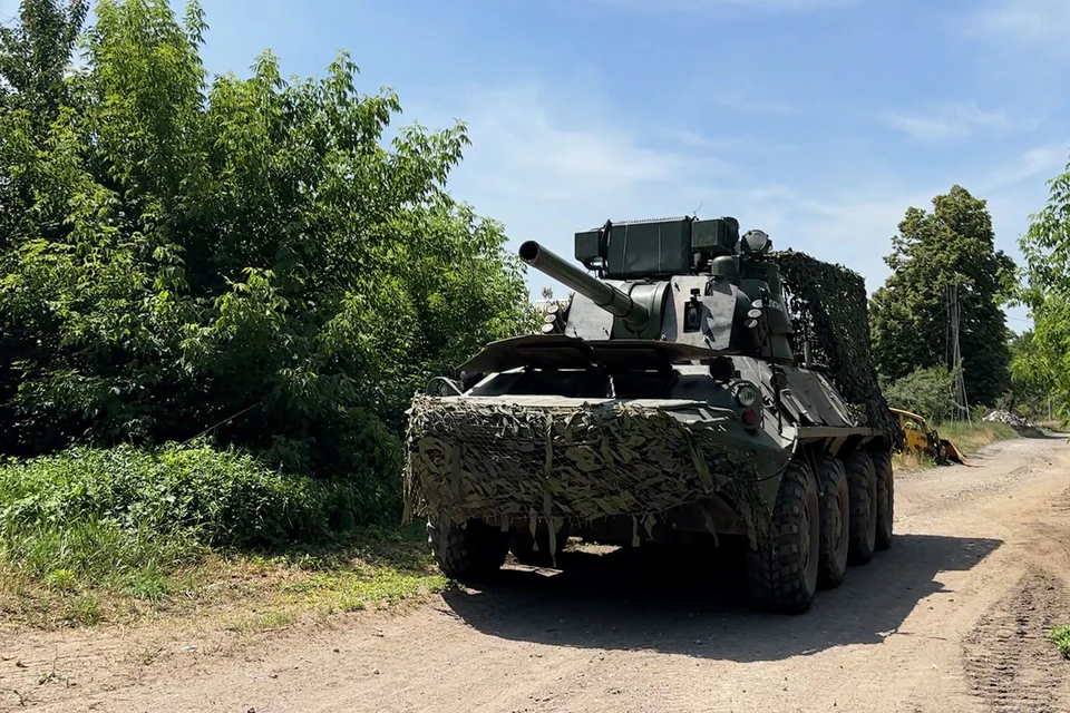 В военном ведомстве отметили, что боевая машина «Нона-СВК» не только мобильна, но и всеядна