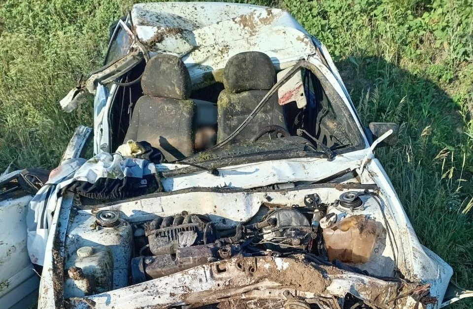 Один человек, находящийся в салоне пострадал, его доставили в больницу