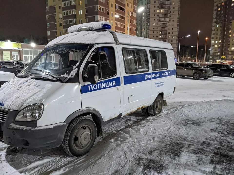 В Нижневартовске мужчина покончил с собой в торговом центре на глазах у людей.
