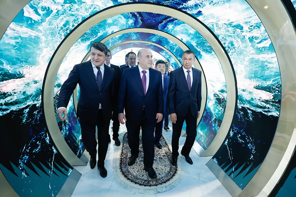 Премьер Михаил Мишустин посетил главную промышленную выставку России «Иннопром» Фото: Дмитрий Астахов/POOL/ТАСС