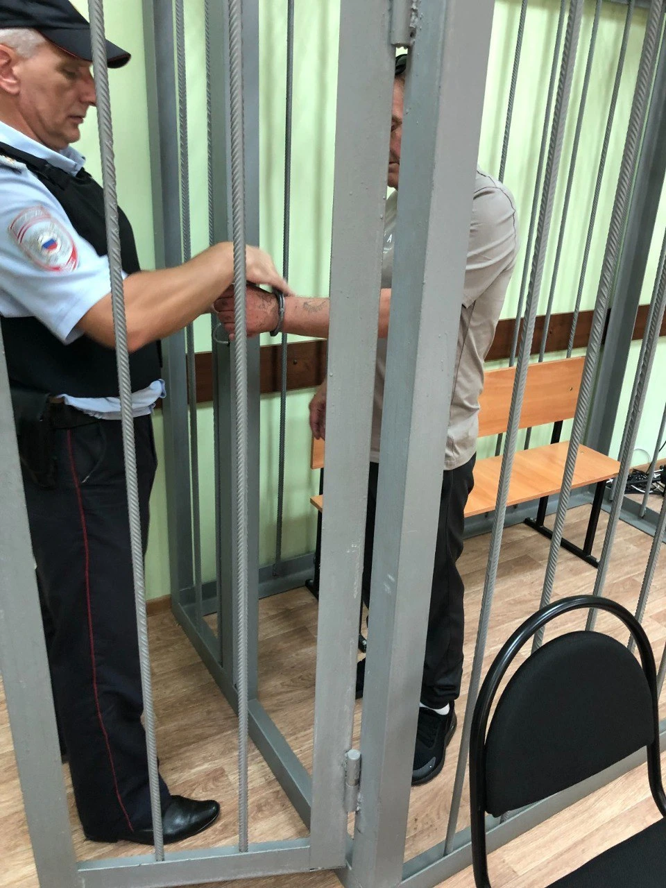 Мужчину взяли под стражу в зале суда