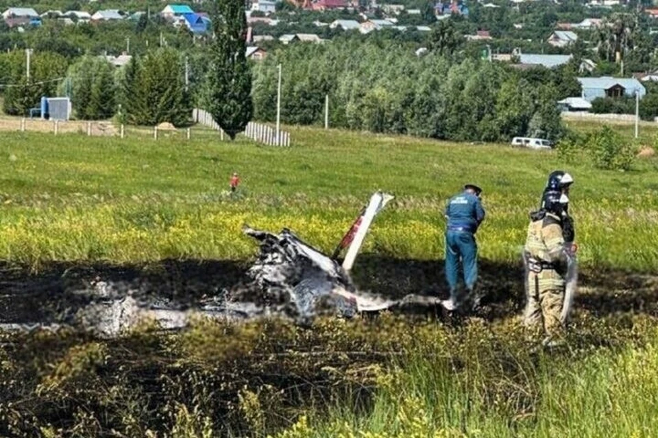 Воздушное судно после жесткой посадки загорелось.