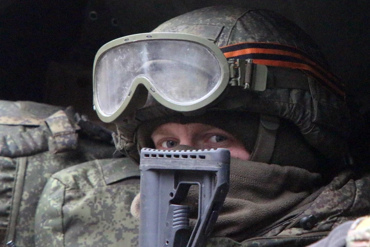 Герой спецоперации рядовой Куваев поб огнем доставил боеприпасы штурмовикам