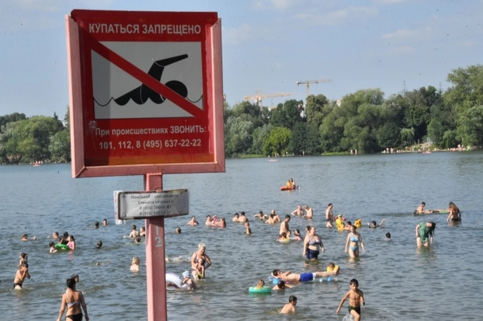 Больше 100 человек купались в неположенных местах Якутска