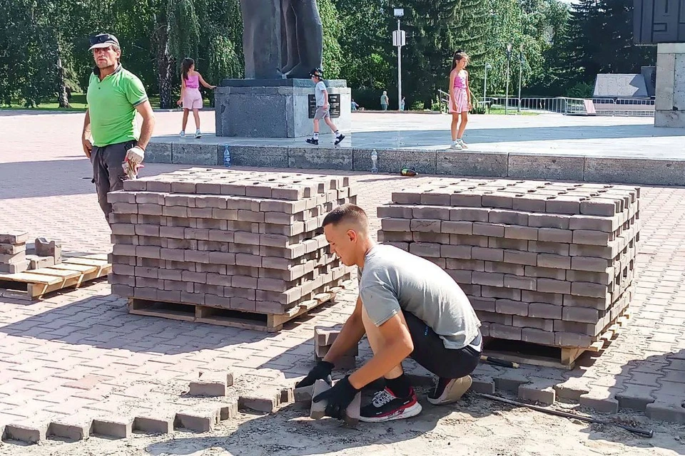 С сегодняшнего дня для проведения ремонта перекрыта центральная часть площади